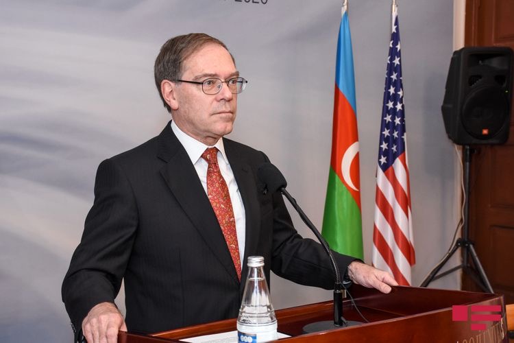 США оказывают помощь для перемещения азербайджанцев на оккупированные территории Арцаха