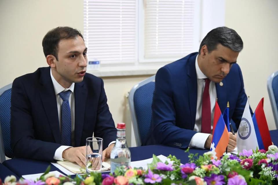 Омбудсмены Армении и Арцаха представили докладчику ПАСЕ военные преступления Азербайджана