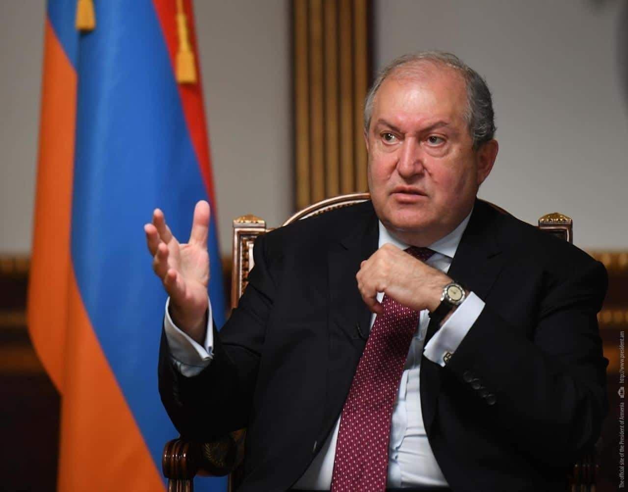 Президент Армении потребовал предпринять строгие меры против посягательств Азербайджана