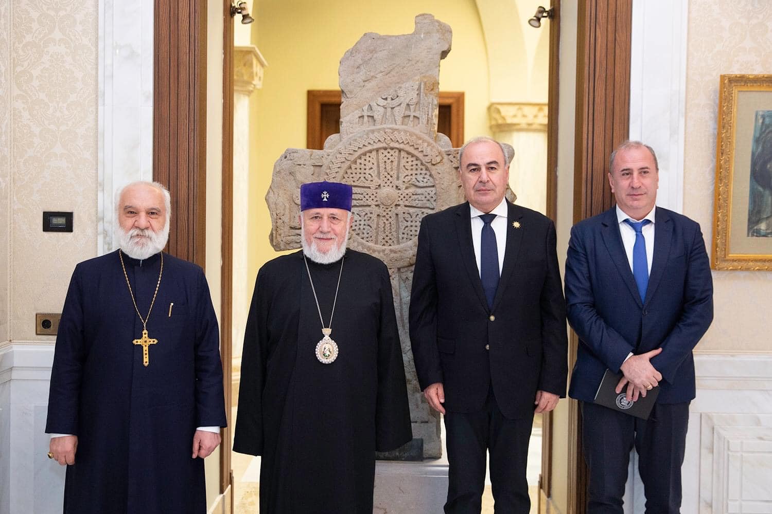 Гарегин Второй и посол Грузии в Армении подчеркнули важность установления мира в регионе