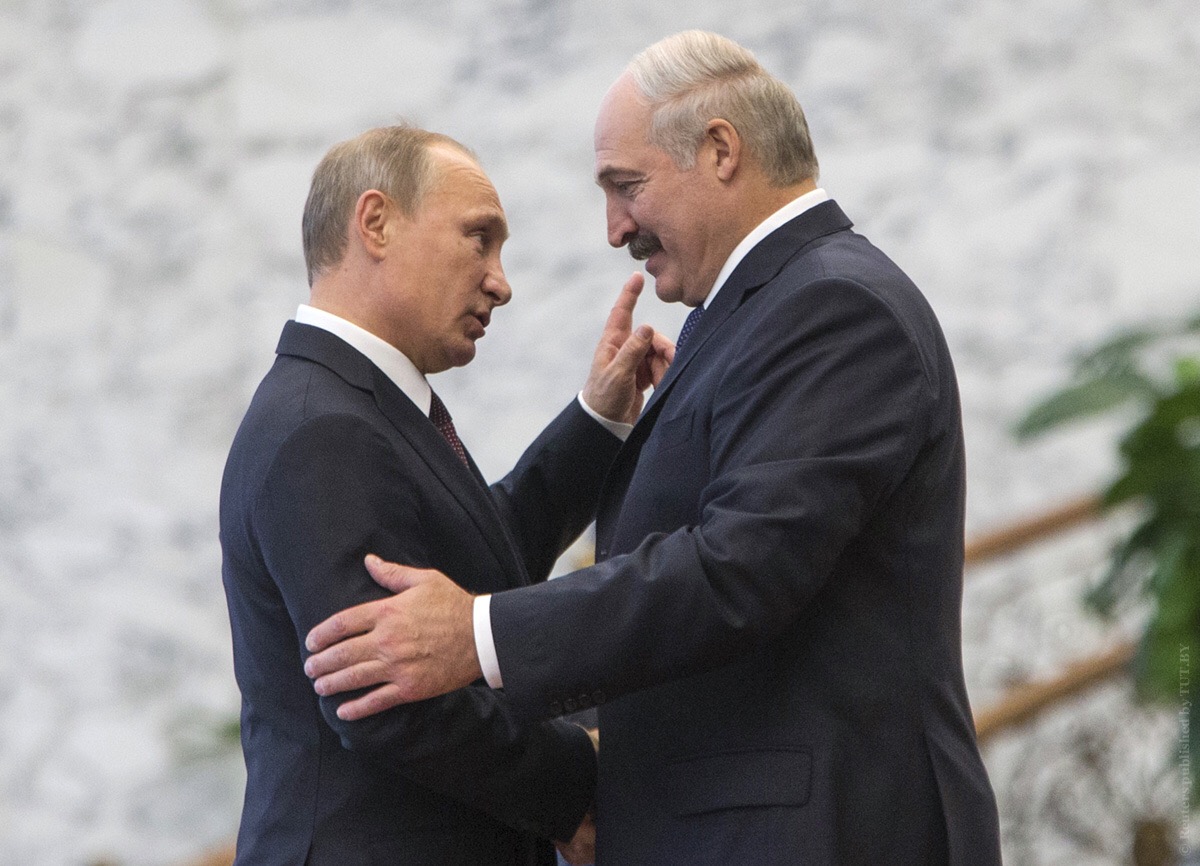 Песков: Путин не будет звонить Лукашенко в связи с задержанием россиян
