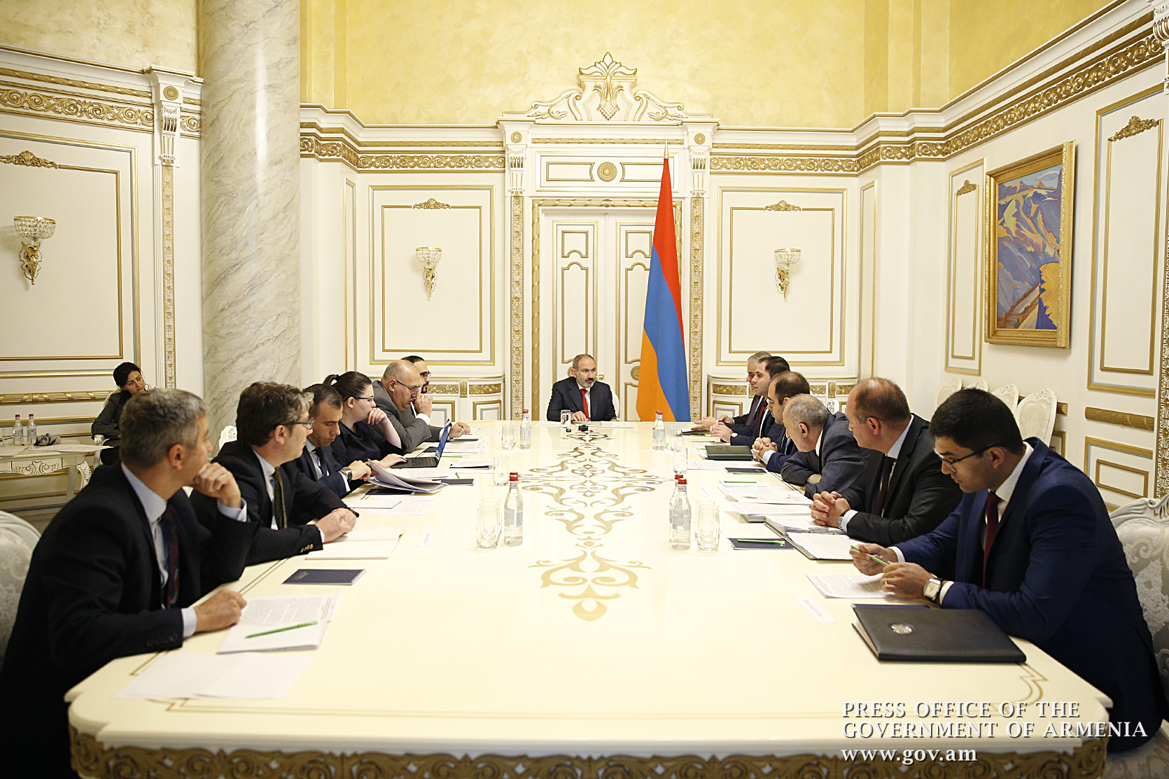 В правительстве обсуждены вопросы строительства линии электропередач Армения-Грузия
