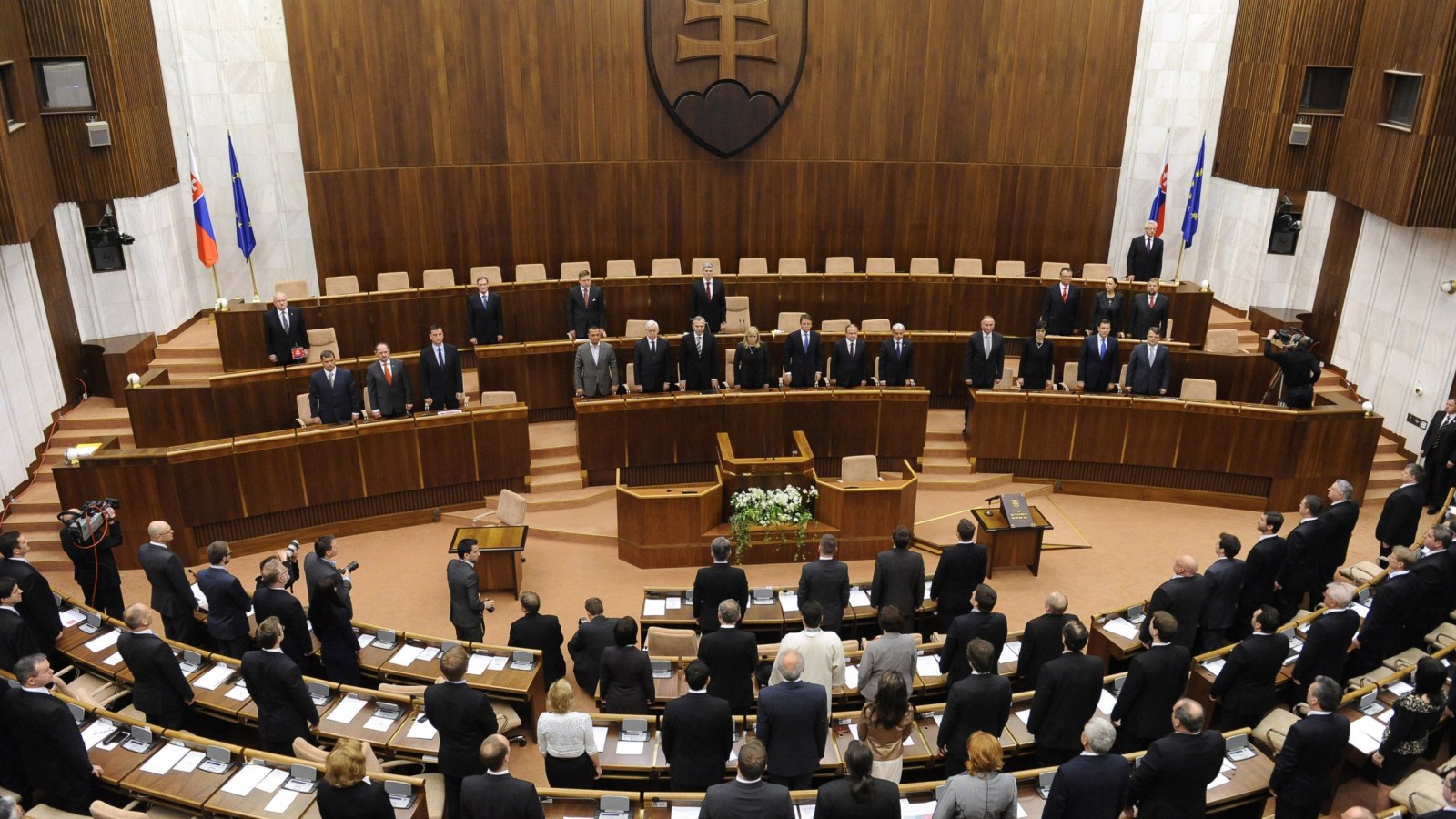 Национальный совет Словакии принял резолюцию 