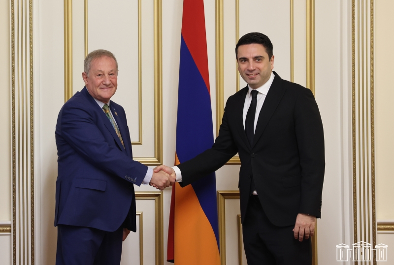 Армения высоко ценит официальную позицию президента Франции - Ален Симонян 