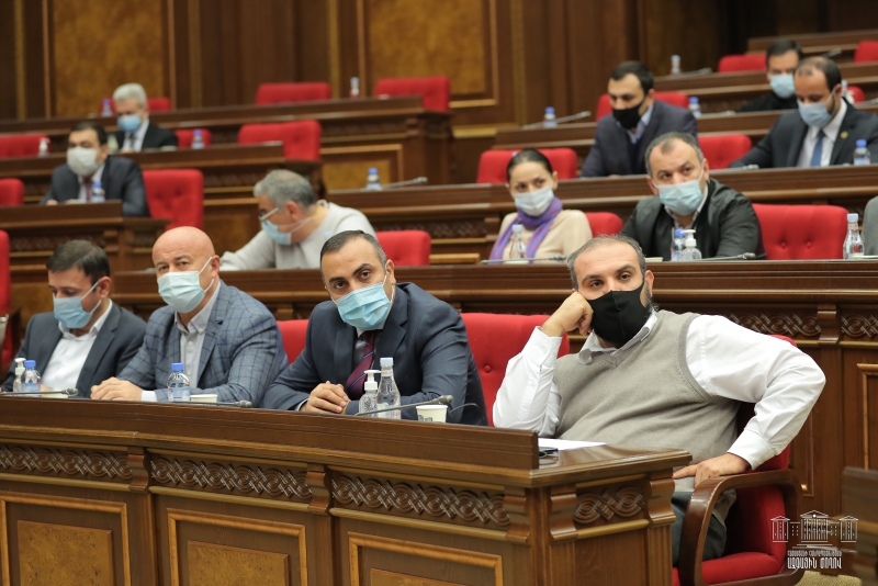 Депутаты правящего блока объяснили, кто вправе требовать отставки Пашиняна