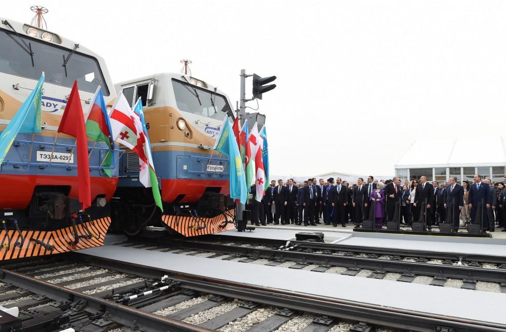 Болгария планирует транспортировать нефтепродукты посредством ж/д Баку-Тбилиси-Карс