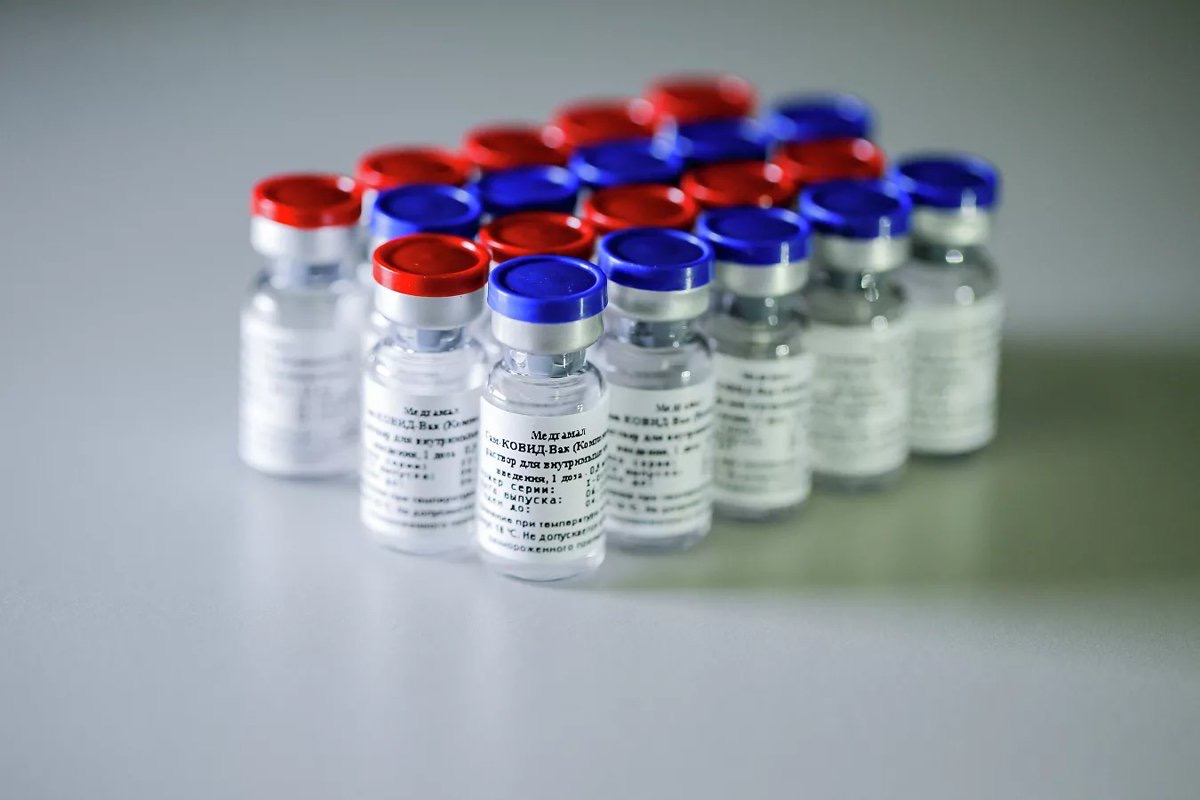 Азербайджан закупит у России 300 тысяч доз вакцины от коронавируса 