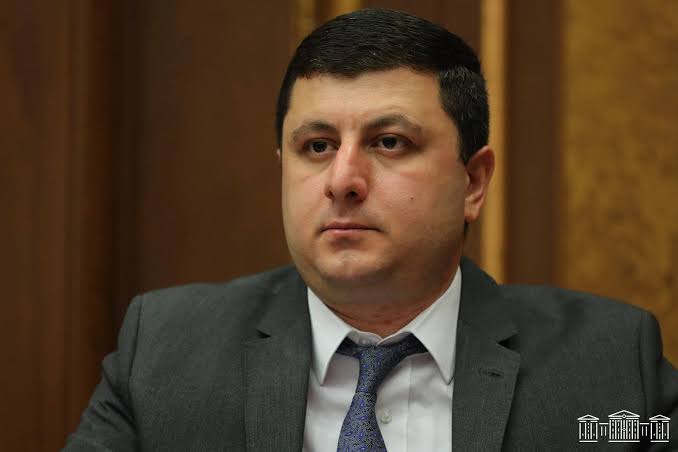 Пашинян спровоцировал столкновения с трибуны НС - Абраамян