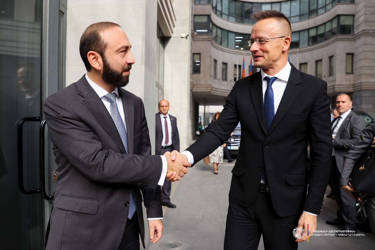 Стартовала встреча министров иностранных дел Армении и Венгрии в формате тет-а-тет