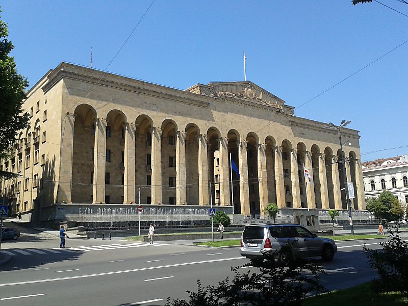 Парламент Грузии переезжает в Тбилиси