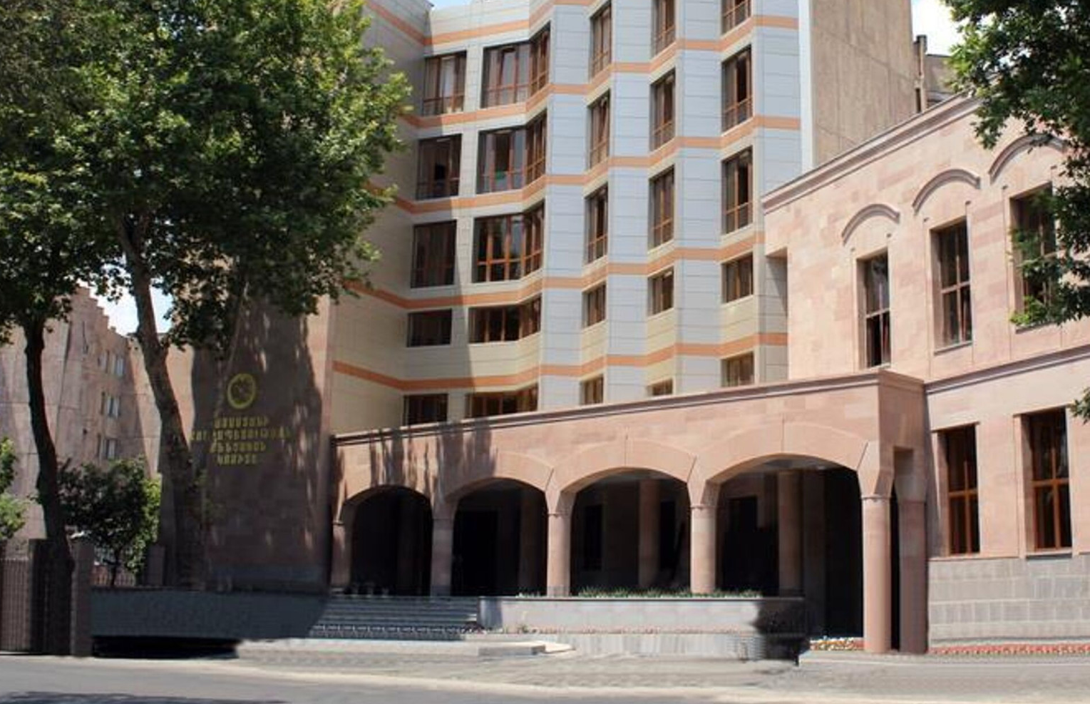 В данный момент по более чем 50 адресам проходят обыски: СК