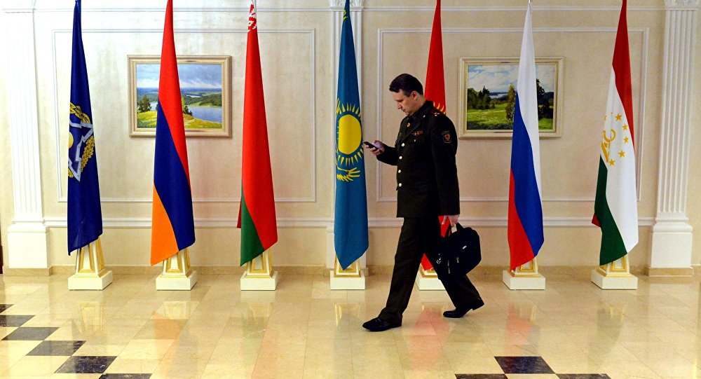 Ушаков: Саммит лидеров ОДКБ был отменен по просьбе Армении 