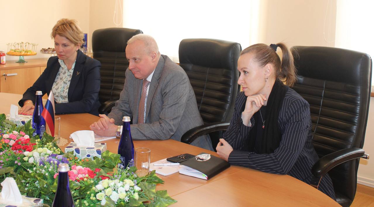 Посол РФ в Армении с ознакомительным визитом посетил Академию юстиции РА