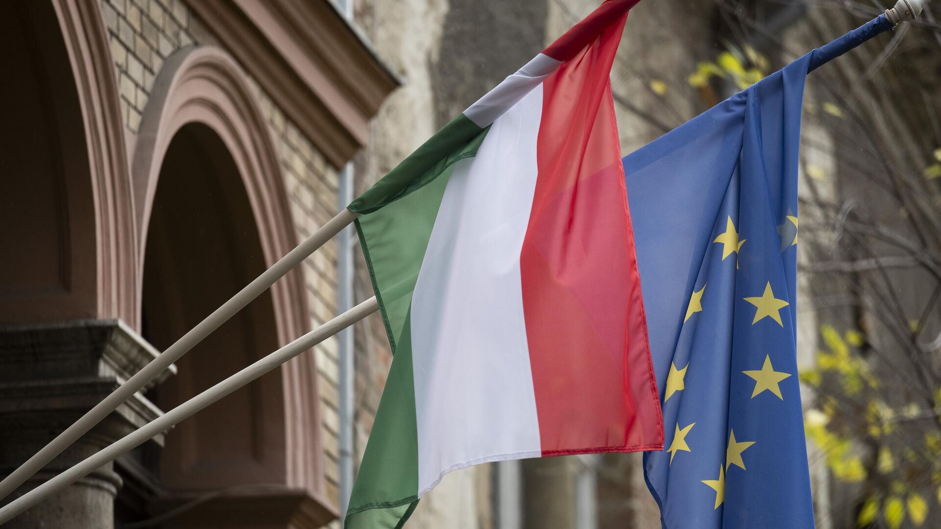 Politico: ЕС лишит Венгрию высоких постов в ЕК из-за ее позиции по Украине