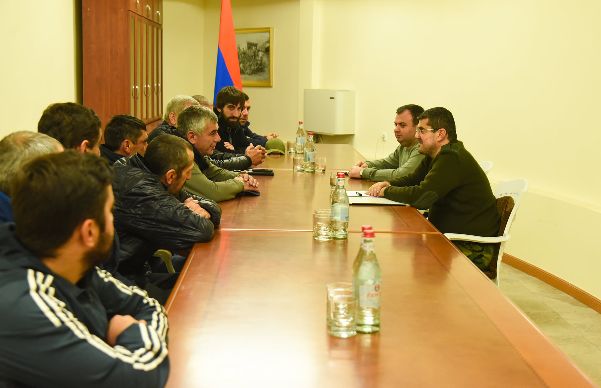 Президент Арцаха принял добровольцев из армянской общины Абхазии