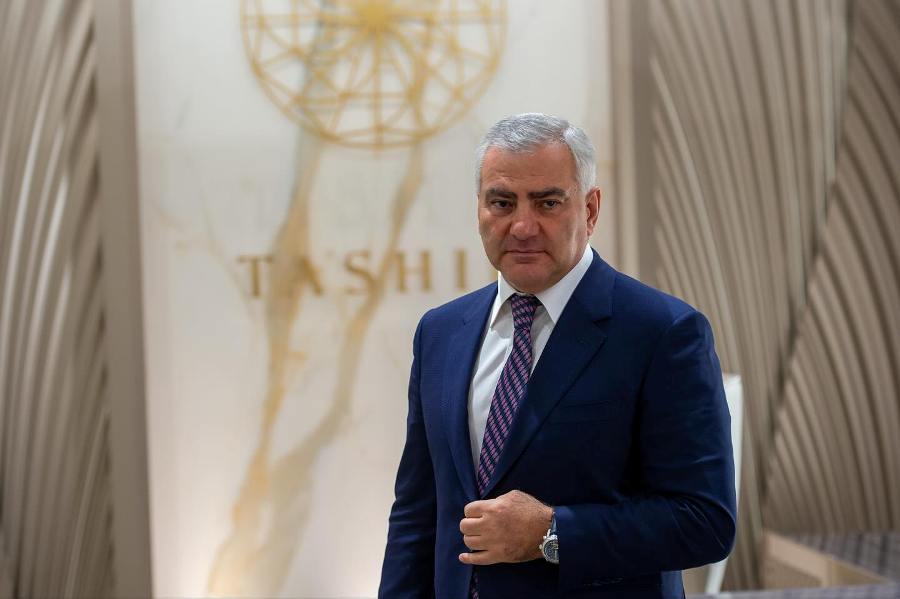 Ирония судьбы: Самвела Карапетяна критикуют те, кто финансируется США или ЕС