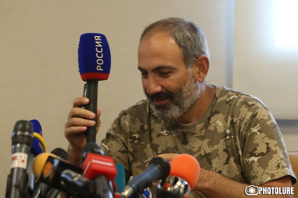 Никол Пашинян готов встретиться с находящимися в Ереване депутатами Госдумы