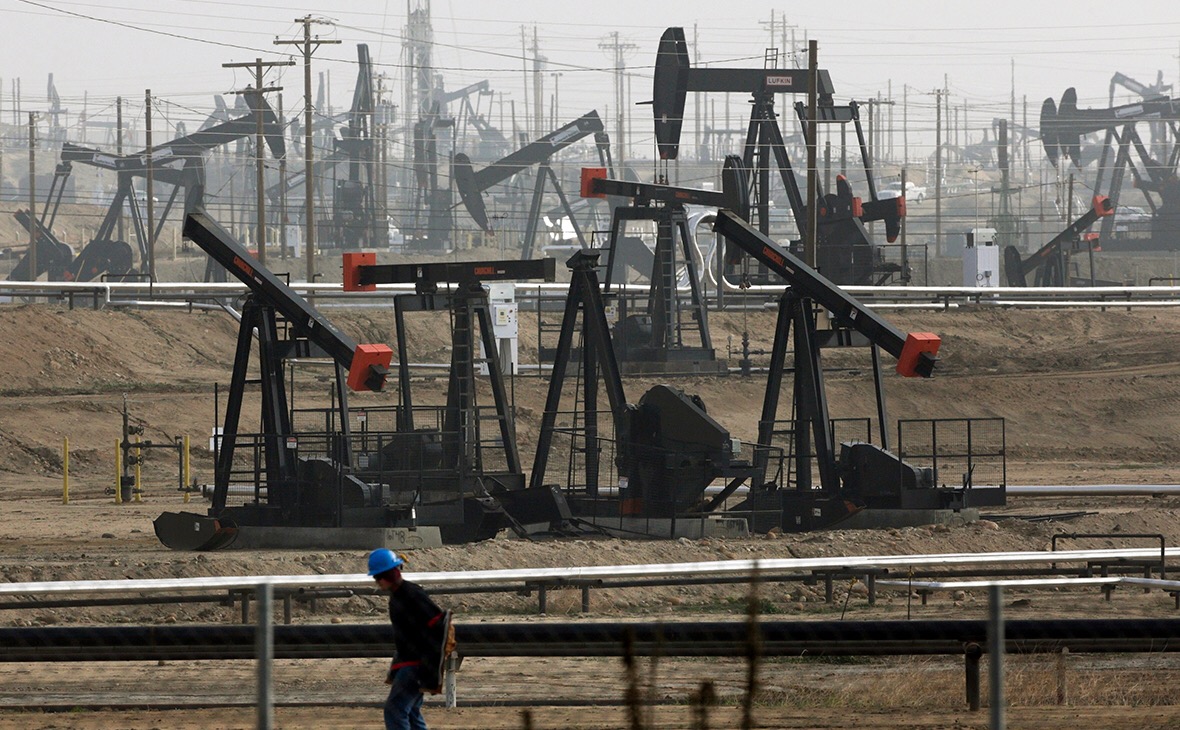 Эксперты: Россия развязала нефтяную войну против США, выиграть которую будет болезненно