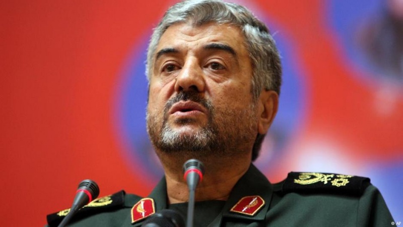 КСИР: Иранцы никогда не позволят своим властям вести переговоры с 