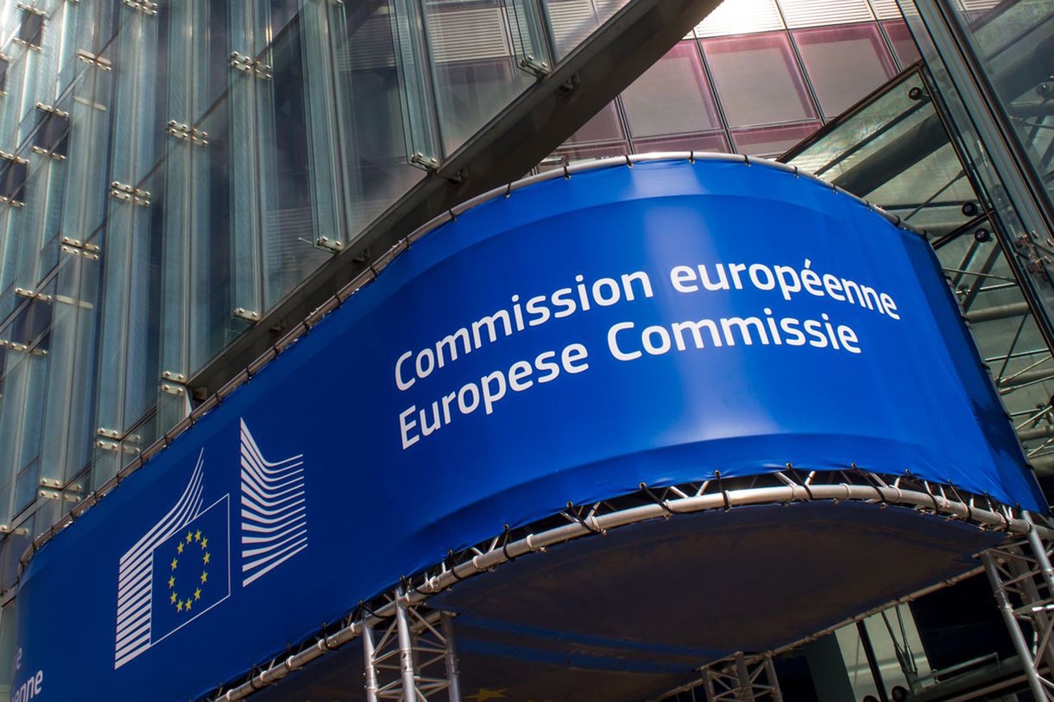 Еврокомиссия разделяет обеспокоенности Европарламента по Турции