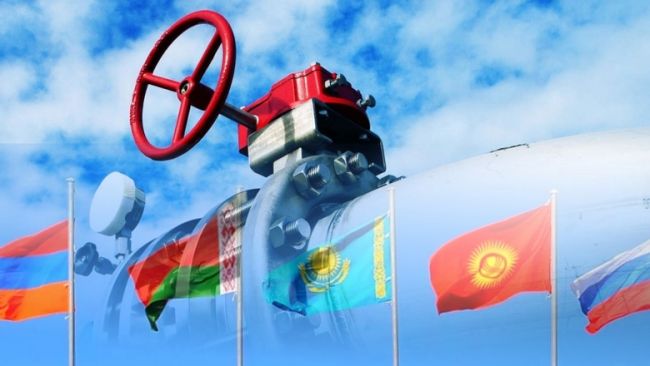 ЕАЭС приступил к формированию общих рынков нефти и газа - Владимир Путин 