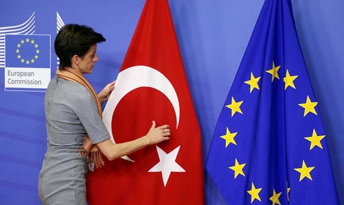 Эксперты: Резолюция против вступления Турции в ЕС- закономерный политический жест