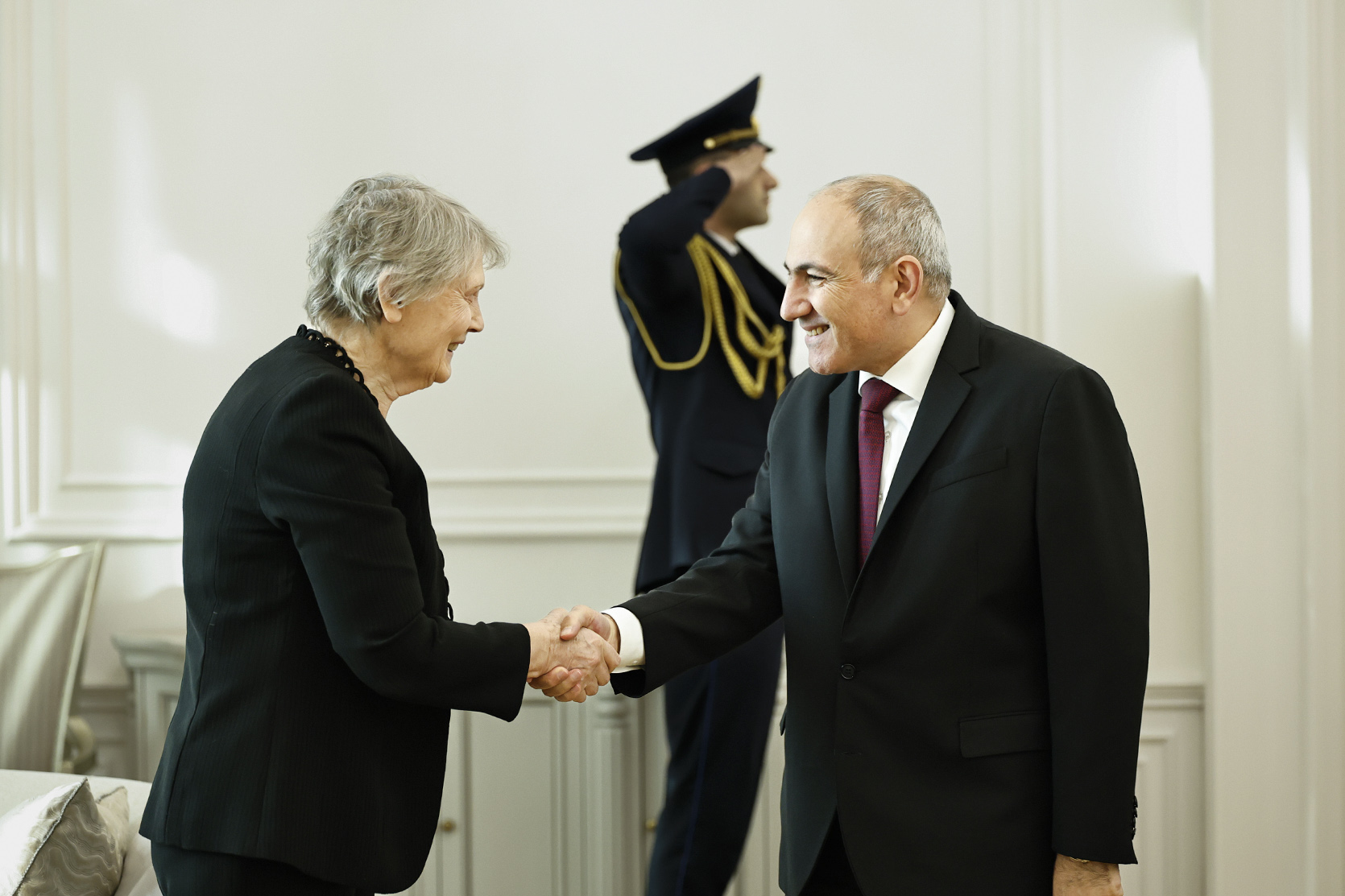 Пашинян принял председателя Фонда глобального лидерства Хелен Кларк