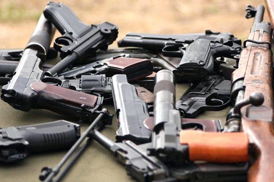 Законопроект: Сотрудникам КГД будут выдавать боевое оружие