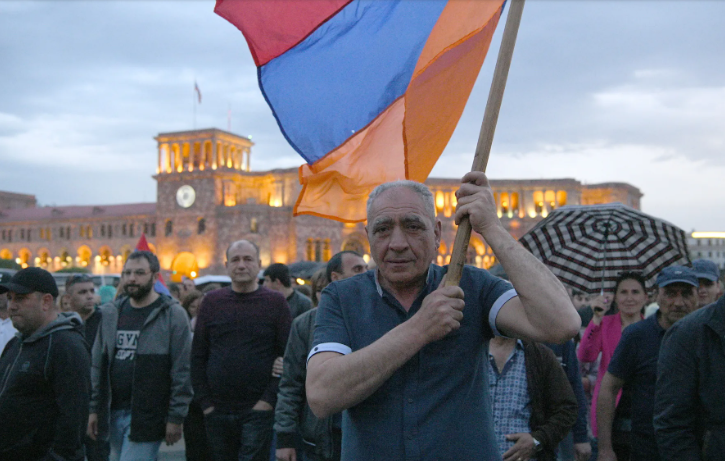 По следам опроса Gallup: полярные настроения в армянском обществе и пути выхода из застоя