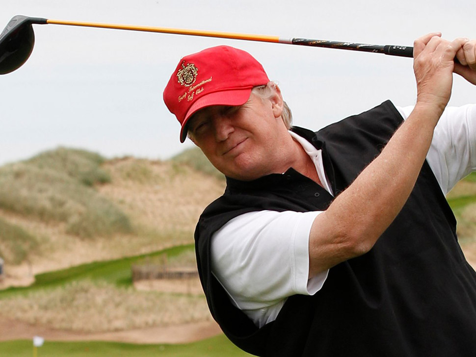 Трамп из 340 дней на посту президента почти треть провел за игрой в гольф