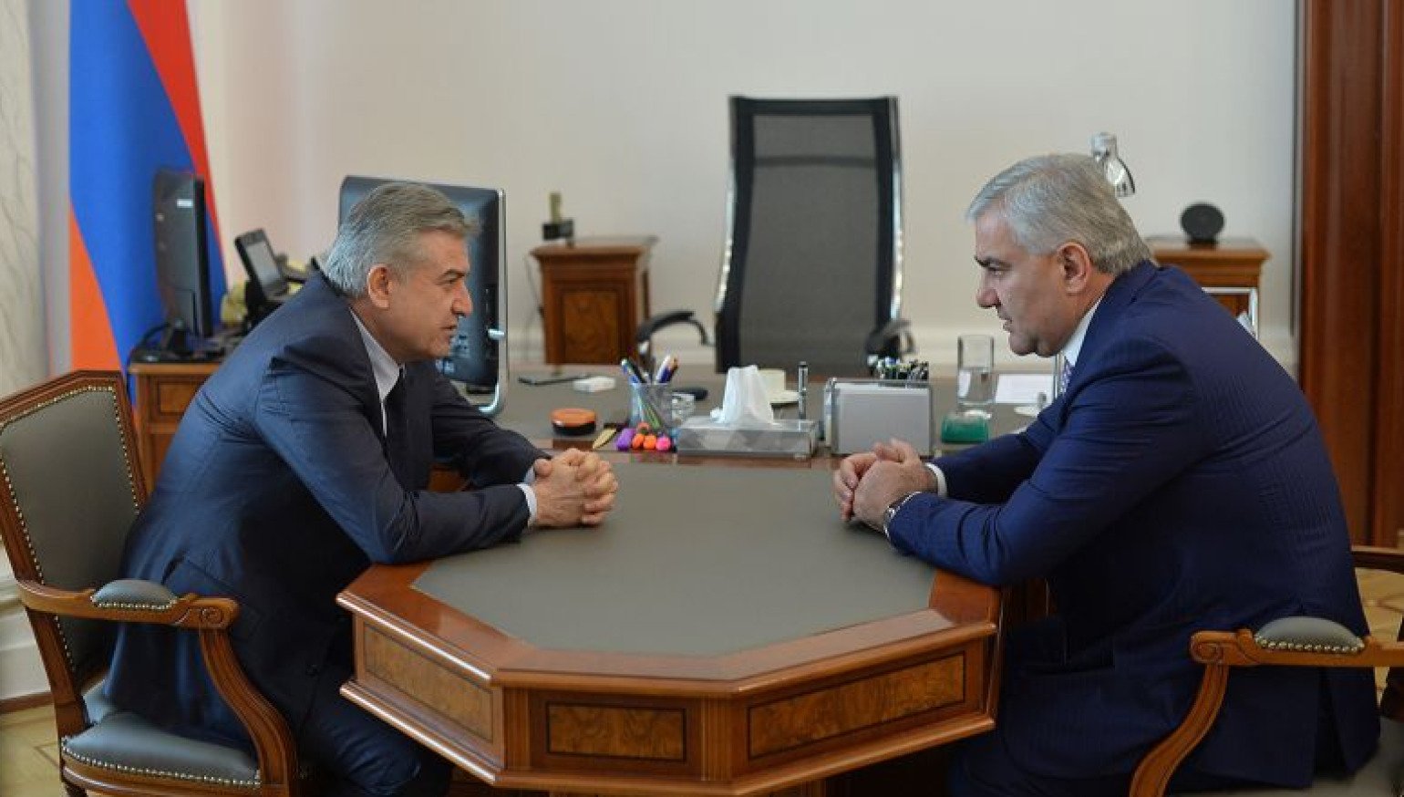 Սամվել Կարապետյանի նկատմամբ վերաբերմունքը մարդավարի չէ. Կարեն Կարապետյան