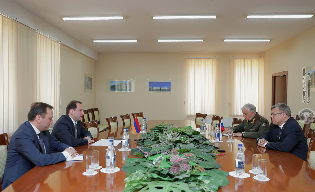 Армяно-российские отношения важны в деле обеспечения безопасности республики - минобороны