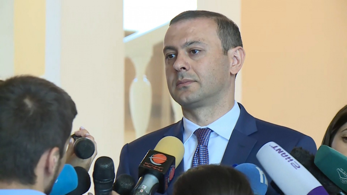 Армения ожидает от Азербайджана письменного отклика на свои предложения - Армен Григорян