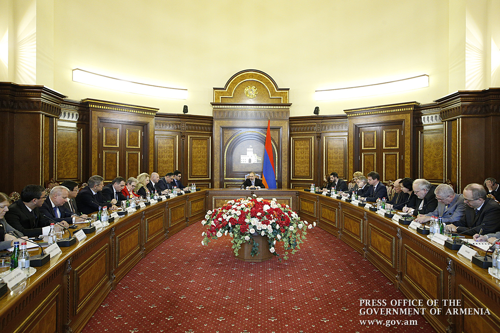 Пашинян представил ситуацию вокруг Конституционного суда послам стран-членов ОБСЕ