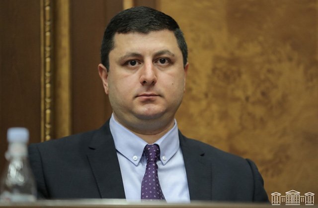 После выборов власти укрепляют позиции, оппозиция медлит