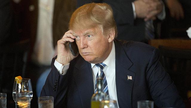 Трамп раздает номер своего мобильного мировым лидерам и призывает звонить ему напрямую