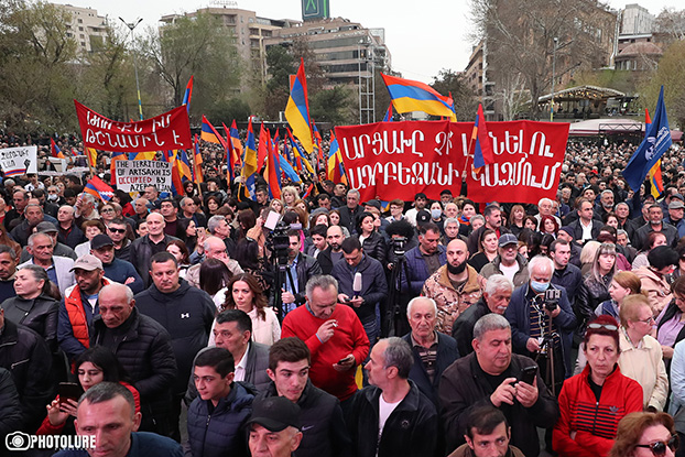 Итоговое заявление митинга в Ереване: Исключить любой статус Арцаха в составе Азербайджана