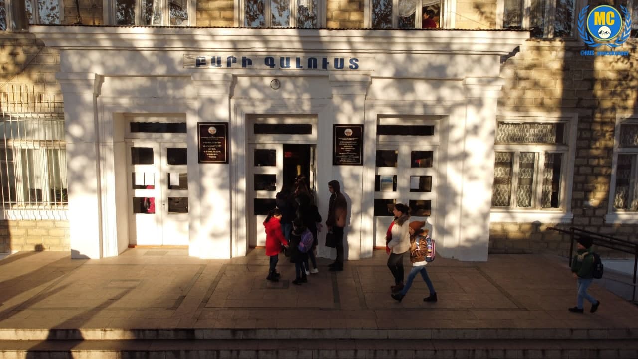 Российские миротворцы обеспечили учебный процесс еще в одной школе Карабаха