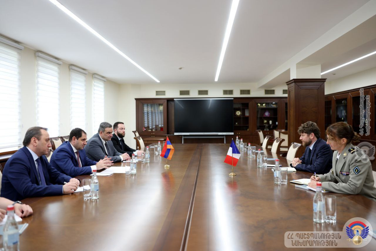 Պապիկյանն ու դեսպանը քննարկել են պաշտպանության բնագավառում ՀՀ-Ֆրանսիա համագործակցությունը