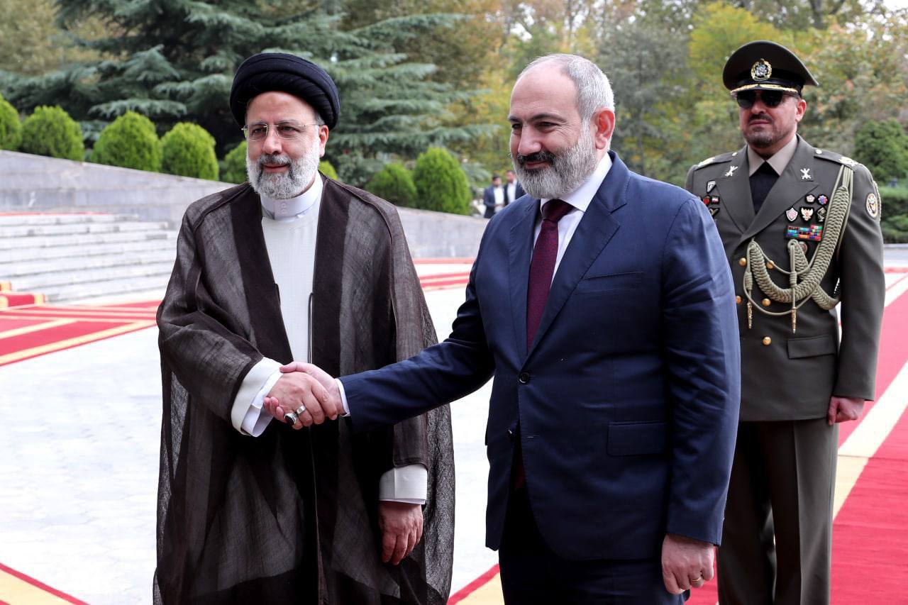 В Тегеране премьер-министр Армении и президент Ирана проводят переговоры