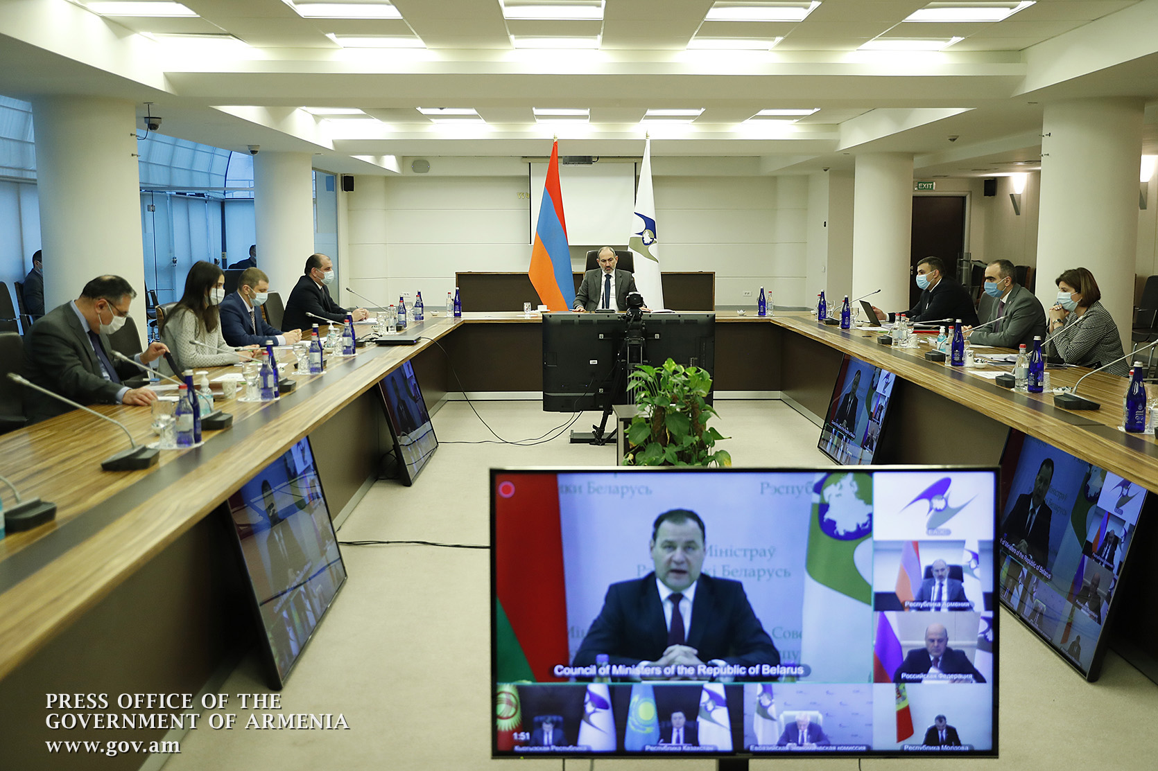 Создают трудности: Пашинян о запрете на въезд граждан Армении в страны ЕАЭС 