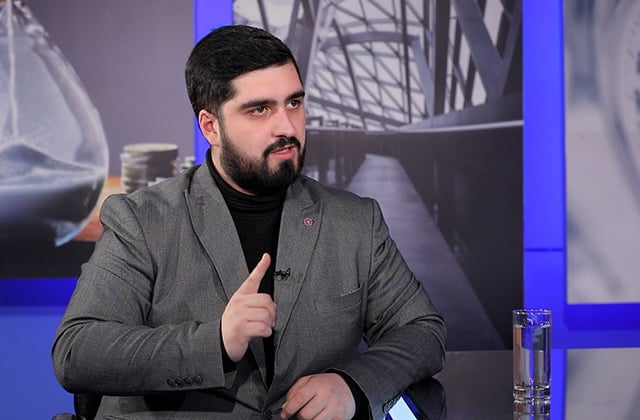 Пашинян не откажется от стремления подчинить церковь и добиться смены Католикоса