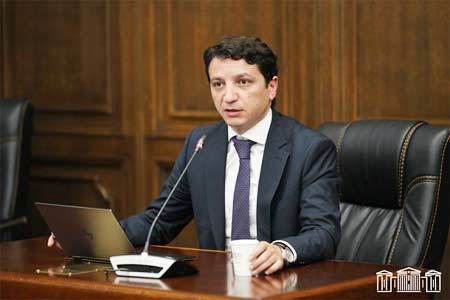 Мы планируем планомерно снизить дефицит бюджета до 2,8% ВВП в 2028 году — министр