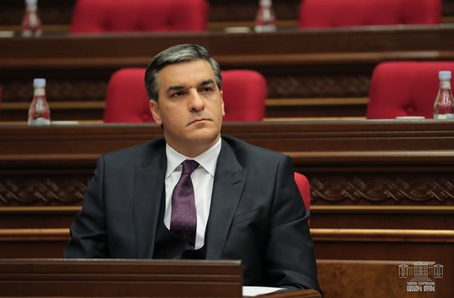 В парламенте Азербайджана озвучили оскорбления в адрес экс-омбудсмена Армении Татояна