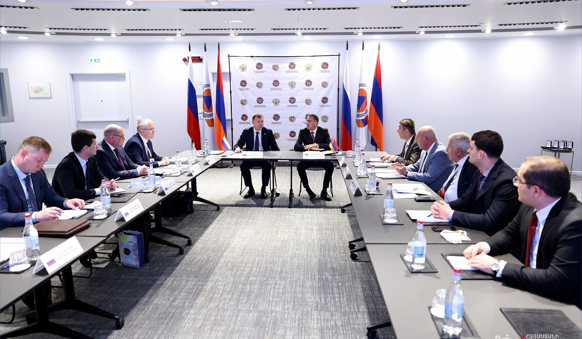 Анкара похлопала по плечу: Баку и Ереван на пути к «почти миру»