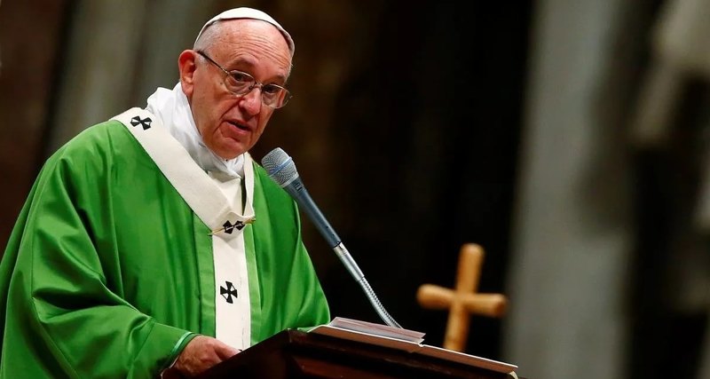 Объявить Папу римского Франциска еретиком: призыв группы консерваторов   