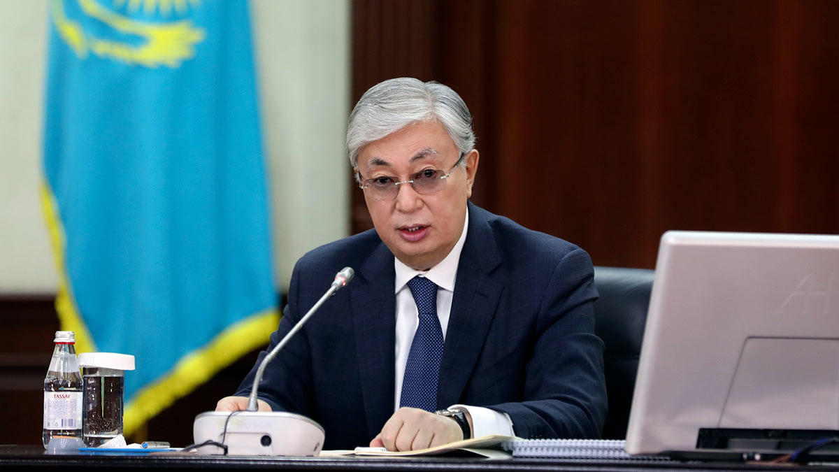 Токаев предложил провести осенью внеочередные выборы президента Казахстана 