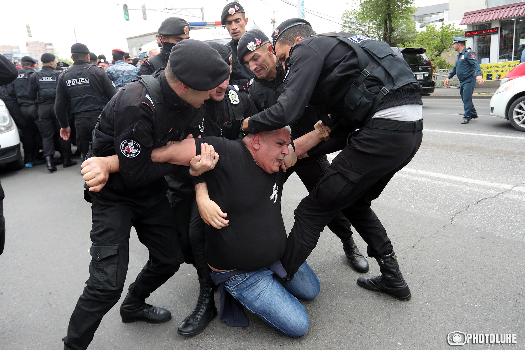 Госдеп США призвал протестующих в Армении воздерживаться от насилия 