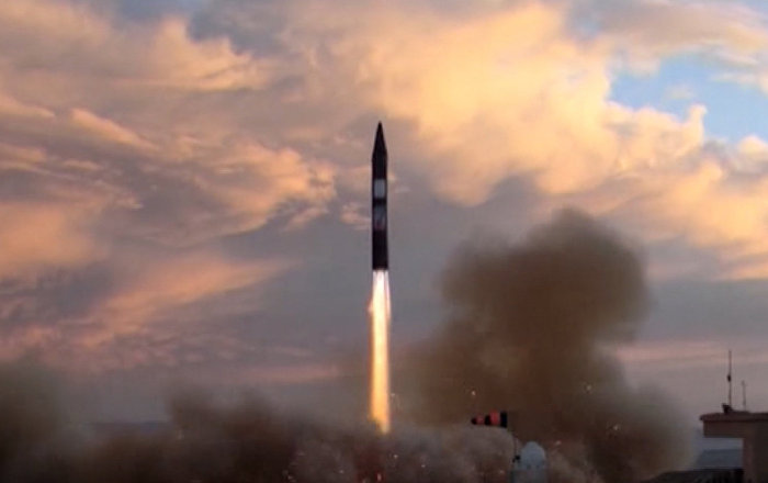 Иран провел запуск баллистических ракет во время учений