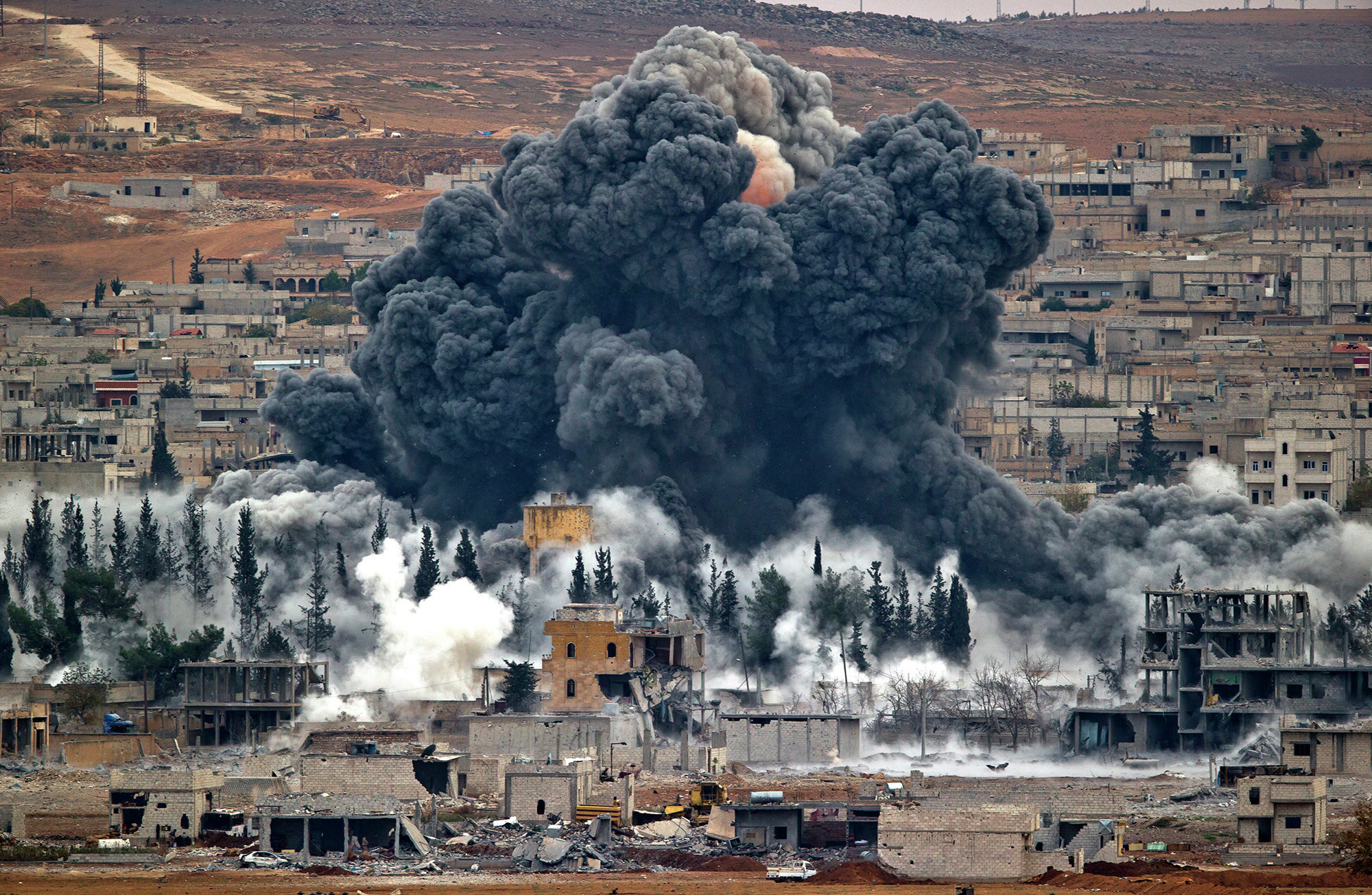 СМИ: Турция нанесла авиаудары по курдам на северо-востоке Сирии